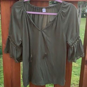 ⭐️⭐️Laced quarter sleeve flowy shirt